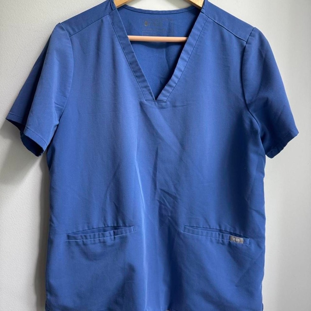 Figs blue scrub top size L